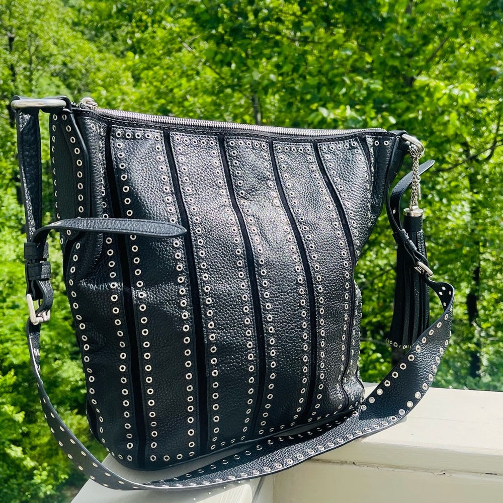 Like NEW MICHAEL KORS Brooklyn Grommet Black Silver Pebbled Leather Feed Bag - Picture 10 of 16